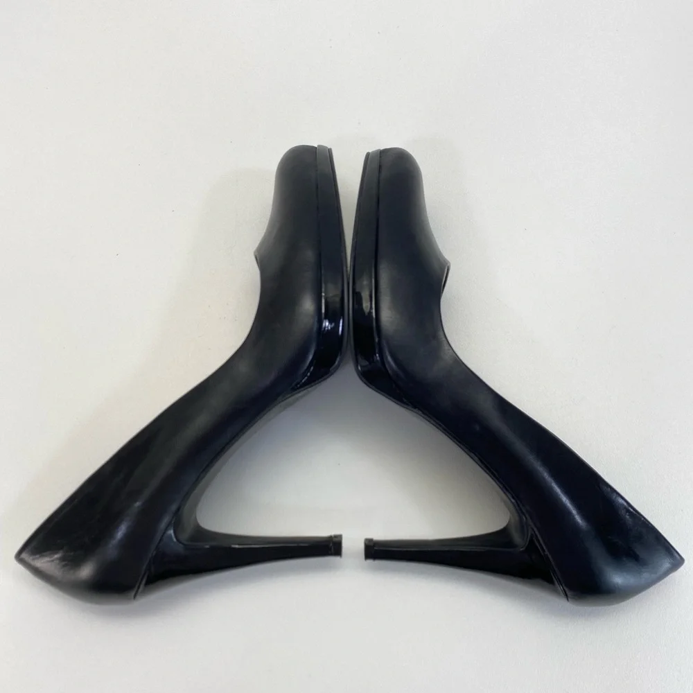 Classic Black Pumps Heels Leather + Patent Leather Heel Preppy Evening Office 10